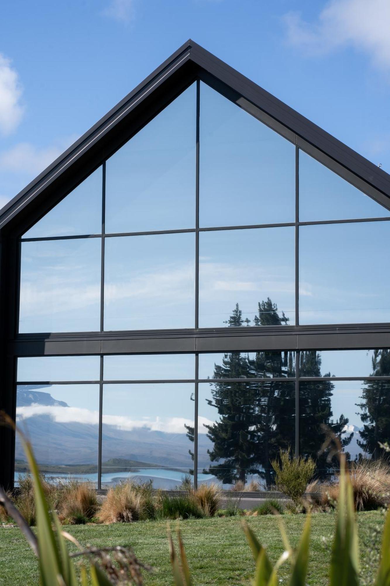 Haka House Lake Tekapo Vandrarhem Exteriör bild